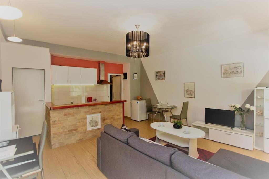 Apartamento Apartman Den,Rovinj Oaza U Centru Grada I Besplatnim Parkingom Exterior foto